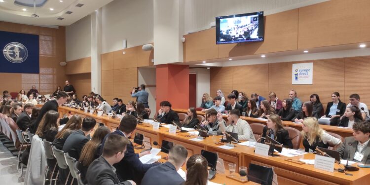 ΠΕΡΙΦΕΡΕΙΑ ΔΥΤΙΚΗΣ ΕΛΛΑΔΑΣ: Δράση προσομοίωσης με θέμα την έμφυλη βία και την ισότητα των φύλων από το Κέντρο Ευρωπαϊκής Πληροφόρησης