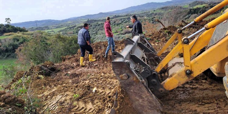 ΔΗΜΟΣ ΗΛΙΔΑΣ: Άμεση αποκατάσταση από συνεργεία του Δήμου στη βλάβη του αγωγού ύδρευσης στην κοινότητα Μαζαράκι
