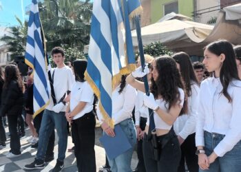 ΔΗΜΟΣ ΗΛΙΔΑΣ: Οι μαθητές τιμούν τους ήρωες του 1821 (φωτος)