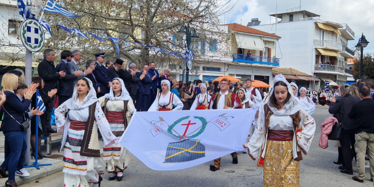 ΔΗΜΟΣ ΠΗΝΕΙΟΥ: Μεγαλειώδεις παρελάσεις σε Γαστούνη, Βαρθολομιό και Τραγανό