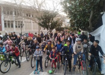 ΔΗΜΟΣ ΠΥΡΓΟΥ: Η καρναβαλική ποδηλατάδα αγκαλιάστηκε από μικρούς και μεγάλους