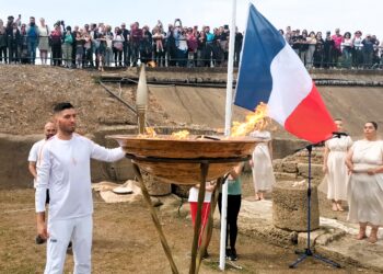 ΔΗΜΟΣ ΗΛΙΔΑΣ: Με κάθε μεγαλοπρέπεια η γενέτειρα των Ολυμπιακών Αγώνων και της Εκεχειρίας υποδέχτηκαν στην Αρχαία Ήλιδα την Ολυμπιακή Φλόγα (φωτος)