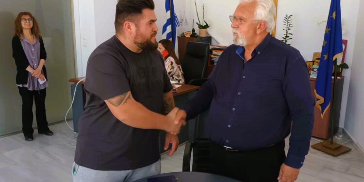 ΔΗΜΟΣ ΗΛΙΔΑΣ: Ορκίστηκε ενώπιον του Δημάρχου ο νέος μόνιμος υπάλληλος πανεπιστημιακής εκπαίδευσης του Δήμου