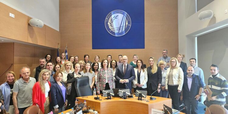 ΠΕΡΙΦΕΡΕΙΑ ΔΥΤΙΚΗΣ ΕΛΛΑΔΑΣ: Επιμορφωτική Δράση για εκπαιδευτικούς “Bring the European Union to your school! Experience it first hand”