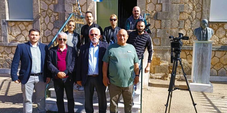 ΔΗΜΟΣ ΗΛΙΔΑΣ: Ο Δήμαρχος Χρήστος Χριστοδουλόπουλος υποδέχτηκε στην Αμαλιάδα την Επιτροπή Φιλοξενηθέντων Παιδιών από την Κύπρο το 1974