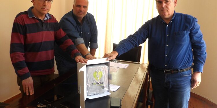 Σημαντική προσφορά ενός απινιδωτή στο Δήμο Ανδρίτσαινας-Κρεστένων