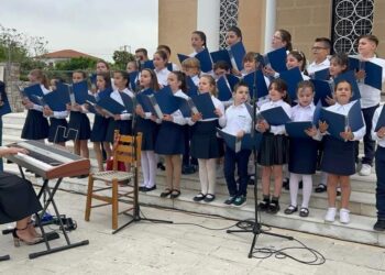 ΔΗΜΟΤΙΚΟ ΣΧΟΛΕΙΟ ΒΑΡΔΑΣ: Μια πρωτότυπη υποδοχή για την Ολυμπιακή Φλόγα