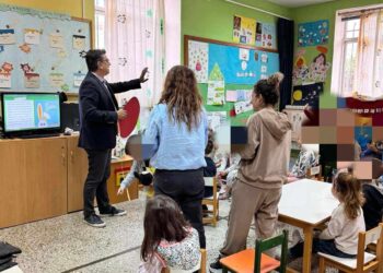 Επίσκεψη στο Νηπιαγωγείο Βάρδας από τον Δήμαρχο και την Αντιδήμαρχο Παιδείας