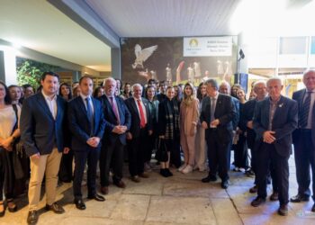 ΔΗΜΟΣ ΑΡΧΑΙΑΣ ΟΛΥΜΠΙΑΣ: Σε κλίμα συγκίνησης και θαυμασμού τα εγκαίνια της έκθεσης του Στράτου Κλήμου (φωτος)