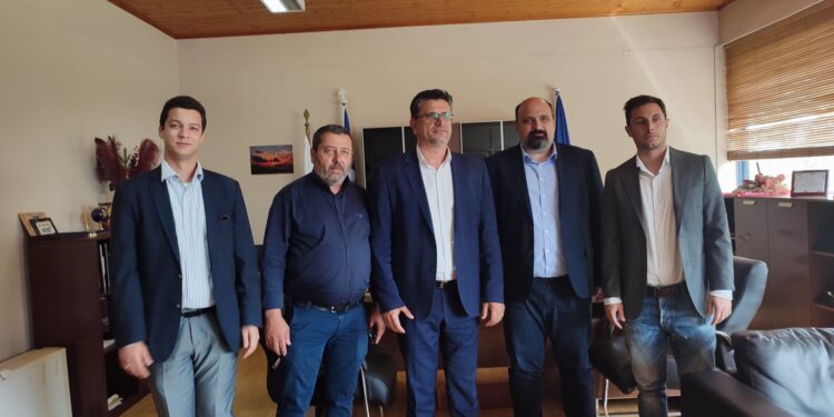 Επίσκεψη Χρήστου Τριαντόπουλου στον Δήμαρχο Ανδραβίδας-Κυλλήνης