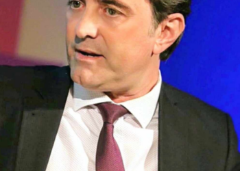 ΚΩΣΤΑΣ ΚΑΡΠΕΤΑΣ: “Ανέφικτη η ομαλή λειτουργία της πόλης των Πατρών εξαιτίας των βλαβών στους φωτεινούς σηματοδότες”