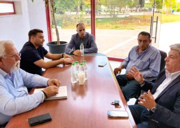 ΔΗΜΟΣ ΗΛΙΔΑΣ: Το γραφείο του Δημάρχου επισκέφτηκε ο αντιπρόεδρος του νέου κόμματος ΔΗΜΟΚΡΑΤΕΣ και υποψήφιος ευρωβουλευτής Θεόδωρος Παπαθεοδώρου