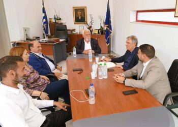 ΔΗΜΟΣ ΗΛΙΔΑΣ: Ο Χρήστος Χριστοδουλόπουλος υποδέχτηκε στο γραφείο του τον πρώην Υπουργό Φίλιππο Σαχινίδη