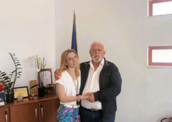 ΔΗΜΟΣ ΗΛΙΔΑΣ: Ένας εκπρόσωπος της νέας γενιάς, η υποψήφια Ευρωβουλευτής του ΠΑΣΟΚ Κατερίνα Πλέσια – Ευσταθοπούλου επισκέφθηκε το Δήμαρχο Χ. Χριστοδουλόπουλο