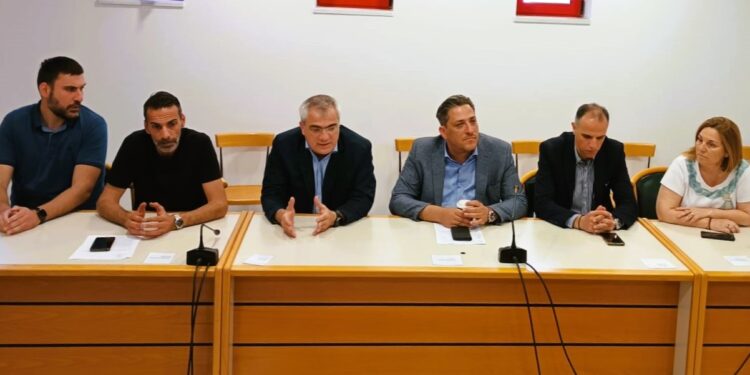 Το Δήμο Ήλιδας επισκέφθηκε ο ευρωβουλευτής και εκ νέου υποψήφιος του ΚΚΕ Κώστας Παπαδάκης
