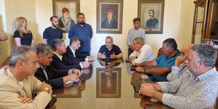 ΔΗΜΟΣ ΠΗΝΕΙΟΥ: Επίσκεψη κλιμακίου της Ν.Δ. με επικεφαλή τον Υφυπουργό Χ. Θεοχάρη
