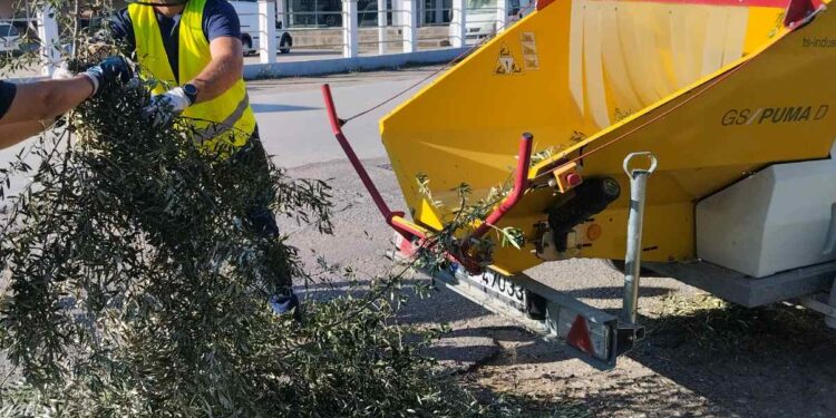 ΔΗΜΟΣ ΠΥΡΓΟΥ: Τέθηκε σε λειτουργία ο κλαδοτεμαχιστής