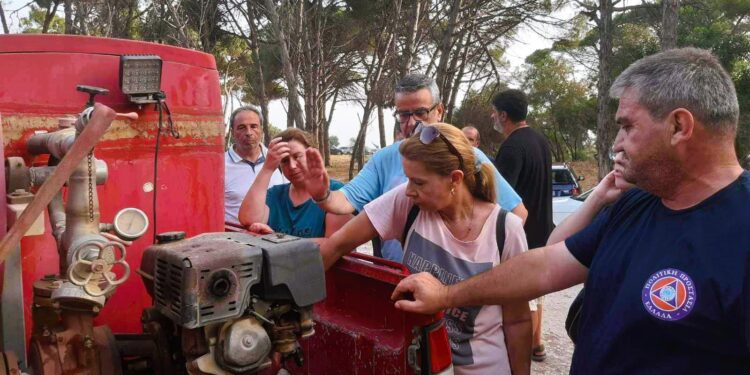 ΔΗΜΟΣ ΗΛΙΔΑΣ: Ενημερώθηκαν στο δάσος της Μαραθιάς κάτοικοι και εθελοντές πάνω σε θέματα Πολιτικής Προστασίας και πυρανίχνευσης