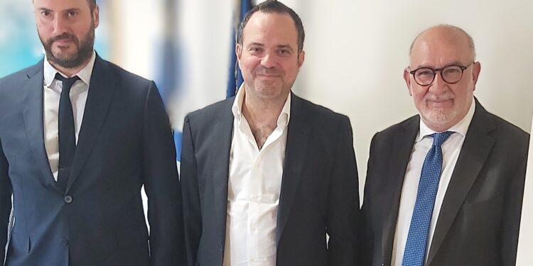 ΠΕΡΙΦΕΡΕΙΑ ΔΥΤΙΚΗΣ ΕΛΛΑΔΑΣ: Συνάντηση εργασίας του Αντιπεριφερειάρχη Π.Σακελλαρόπουλου  με τον Γ.Γ. Τουριστικής Πολιτικής & Ανάπτυξης, Μύρων Φλουρή