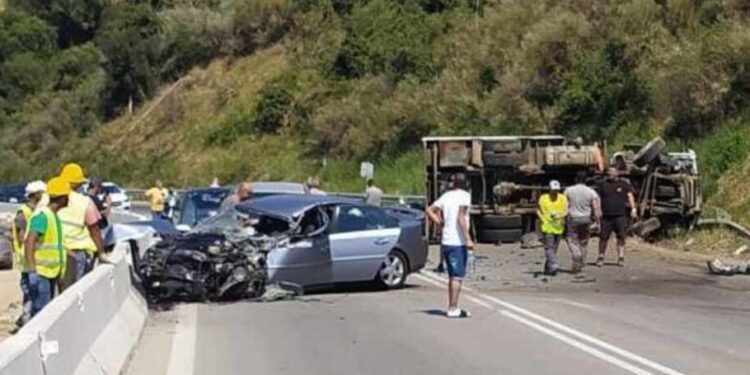 Τροχαίο ατύχημα στην Πατρών – Πύργου με δυο νεκρούς από την Ζαχάρω