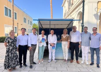 ΔΙΟΝΥΣΙΑ ΑΥΓΕΡΙΝΟΠΟΥΛΟΥ: Στην Ζάκυνθο με την Υφυπουργό Παιδείας, Ζέττα Μακρή