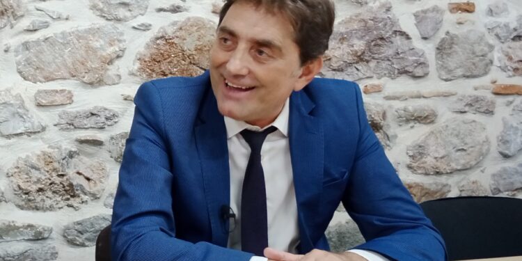 Οι ελλείψεις στην ψυχιατρική φροντίδα στο Περιφερειακό Συμβούλιο με πρωτοβουλία K. Καρπέτα