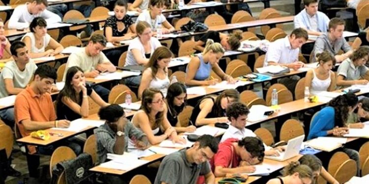 ΚΙΝΗΣΗ ΠΟΛΙΤΩΝ ΓΙΑ ΜΗ ΚΡΑΤΙΚΑ ΑΕΙ ΣΤΟ ΝΟΜΟ: “Λείπουν από την Ηλεία 4.000 φοιτητές”