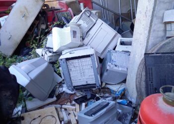 ΔΗΜΟΣ ΑΡΧΑΙΑΣ ΟΛΥΜΠΙΑΣ: Καθαρίστηκε ο χώρος του Αμαξοστασίου (φωτος)