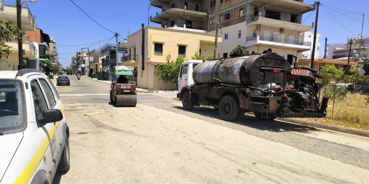 ΔΗΜΟΣ ΗΛΙΔΑΣ: Ξεκίνησε από το Δήμο η οργανωμένη επούλωση λάκκων και σοβαρών προβλημάτων στο οδόστρωμα