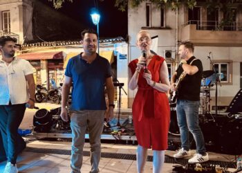 Γέμισε την πλατεία των Κρεστένων η Banda Morena!