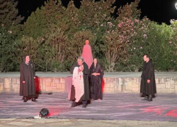 Κέρδισε τις εντυπώσεις η “Ανδρομάχη” στο θέατρο Καβασίλων