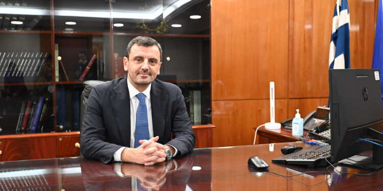 ΑΝΔΡΕΑΣ ΝΙΚΟΛΑΚΟΠΟΥΛΟΣ: Μήνυμα για τους βαθμούς των Πανελληνίων εξετάσεων