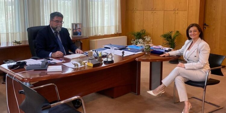 ΔΙΟΝΥΣΙΑ ΑΥΓΕΡΙΝΟΠΟΥΛΟΥ: Στο επίκεντρο η βελτίωση των μεταφορών της Ηλείας