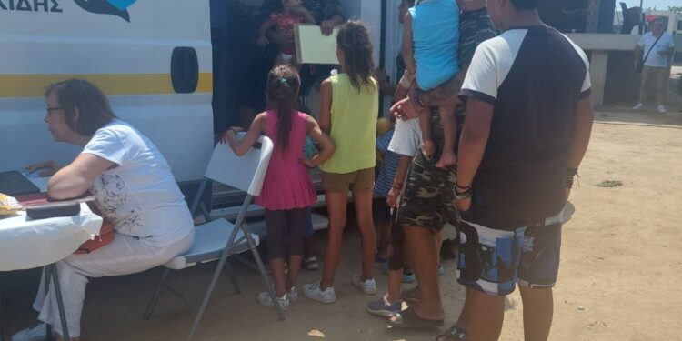 ΔΗΜΟΣ ΑΝΔΡΑΒΙΔΑΣ – ΚΥΛΛΗΝΗΣ: Παιδιατρική Κλινική εξέταση και εμβολιασμός σε παιδιά ΡΟΜΑ