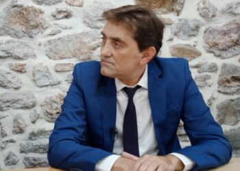 ΚΩΣΤΑΣ ΚΑΡΠΕΤΑΣ – “ΔΥΤΙΚΗ ΕΛΛΑΔΑ ΜΑΖΙ ΑΛΛΑΖΟΥΜΕ”: Παρέμβαση για απευθείας αναθέσεις και διαφάνεια στην Περιφέρεια Δυτικής Ελλάδας