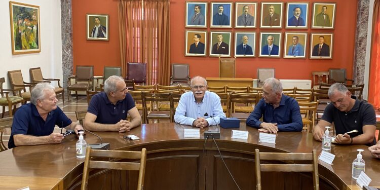 ΔΗΜΟΣ ΠΥΡΓΟΥ: Αντιπροσωπεία της Π.Ο.Ε. Λευκωσίας με τον Δήμαρχο Πύργου Στάθη Καννή