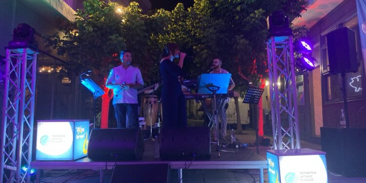 Ρετρό μουσικό ταξίδι στην Παλαιά Αγορά Πύργου