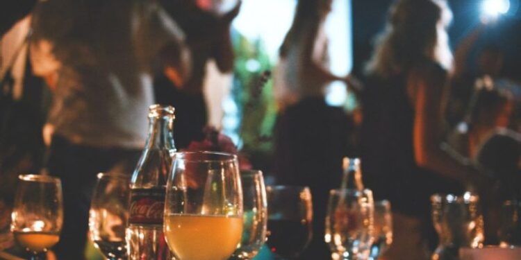 ΑΜΑΛΙΑΔΑ: Σύλληψη για παράβαση στα κέντρα διασκέδασης, στα μπαρ και όμοια καταστήματα