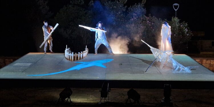 Με επιτυχία η παράσταση “Η Θάλασσα και ο Γέρος” στο Ανοικτό Θέατρο Καβασίλων «Χρήστος Μάλλιαρης»