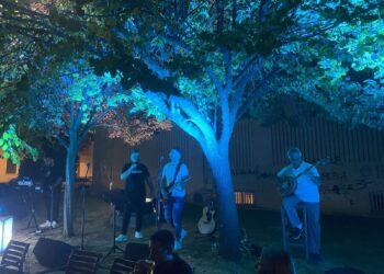 ΠΥΡΓΟΣ: Όμορφο μουσικό ταξίδι από το “Λαϊκό Δίφωνο” στην εκδήλωση της Περιφέρειας