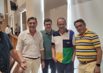 ΚΩΣΤΑΣ ΚΑΡΠΕΤΑΣ: “κ. Φαρμάκη προασπίστε το θεσμό αλλιώς παραιτηθείτε”