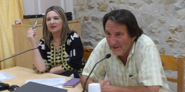 Με μεγάλη επιτυχία η παρουσίαση του βιβλίου “Ιφιγένεια εν Βραυρώνι” (φωτος)