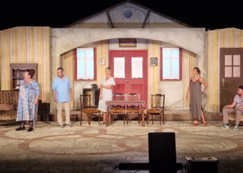 Εντυπωσιακή αυλαία για το 12ο Φεστιβάλ Δήμου Πηνειού