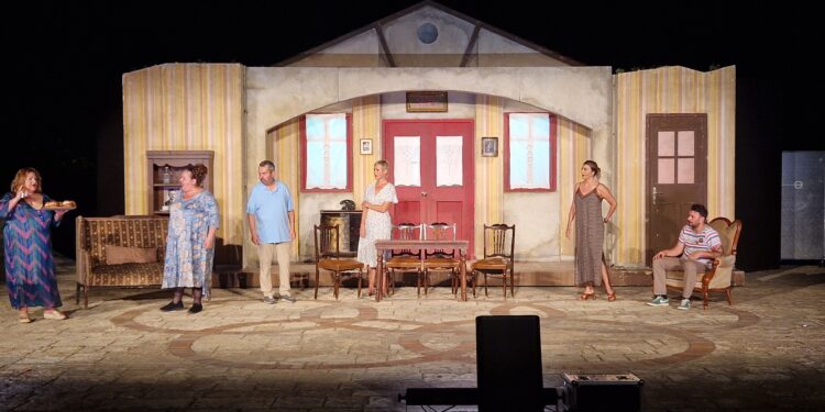 Εντυπωσιακή αυλαία για το 12ο Φεστιβάλ Δήμου Πηνειού