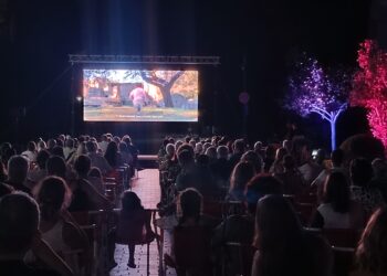 ΔΗΜΟΣ ΑΡΧΑΙΑΣ ΟΛΥΜΠΙΑΣ: Δημόσια προβολή του Eden στην Αρχαία Ολυμπία (φωτος)