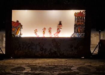 Λευκό μου σεντονάκι, λάμπα μου τρελή…