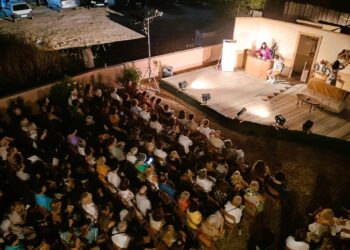 ΔΗΜΟΣ ΗΛΙΔΑΣ: Κατάμεστο το Τατάνειο για την παράταση του ΔΗΠΕΘΕ Αγρινίου “Μια φορά στις 15”