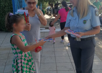 Η Ελληνική Αστυνομία διένειμε ενημερωτικό υλικό κυκλοφοριακού περιεχομένου στους μαθητές της Δυτικής Ελλάδας