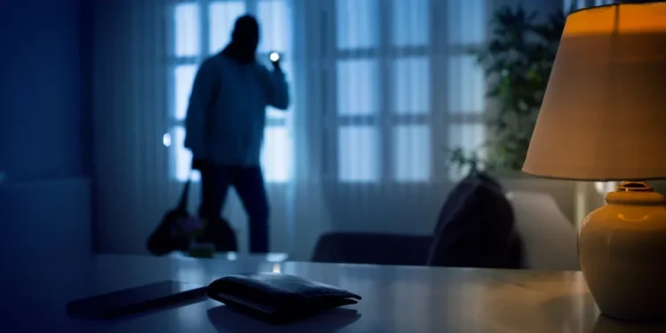 Σύλληψη άνδρα για κλοπές σε οικίες στην Ηλεία