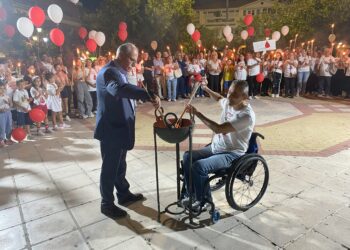 Άναψε η φλόγα της Αγάπης στον Πύργο (φωτος)